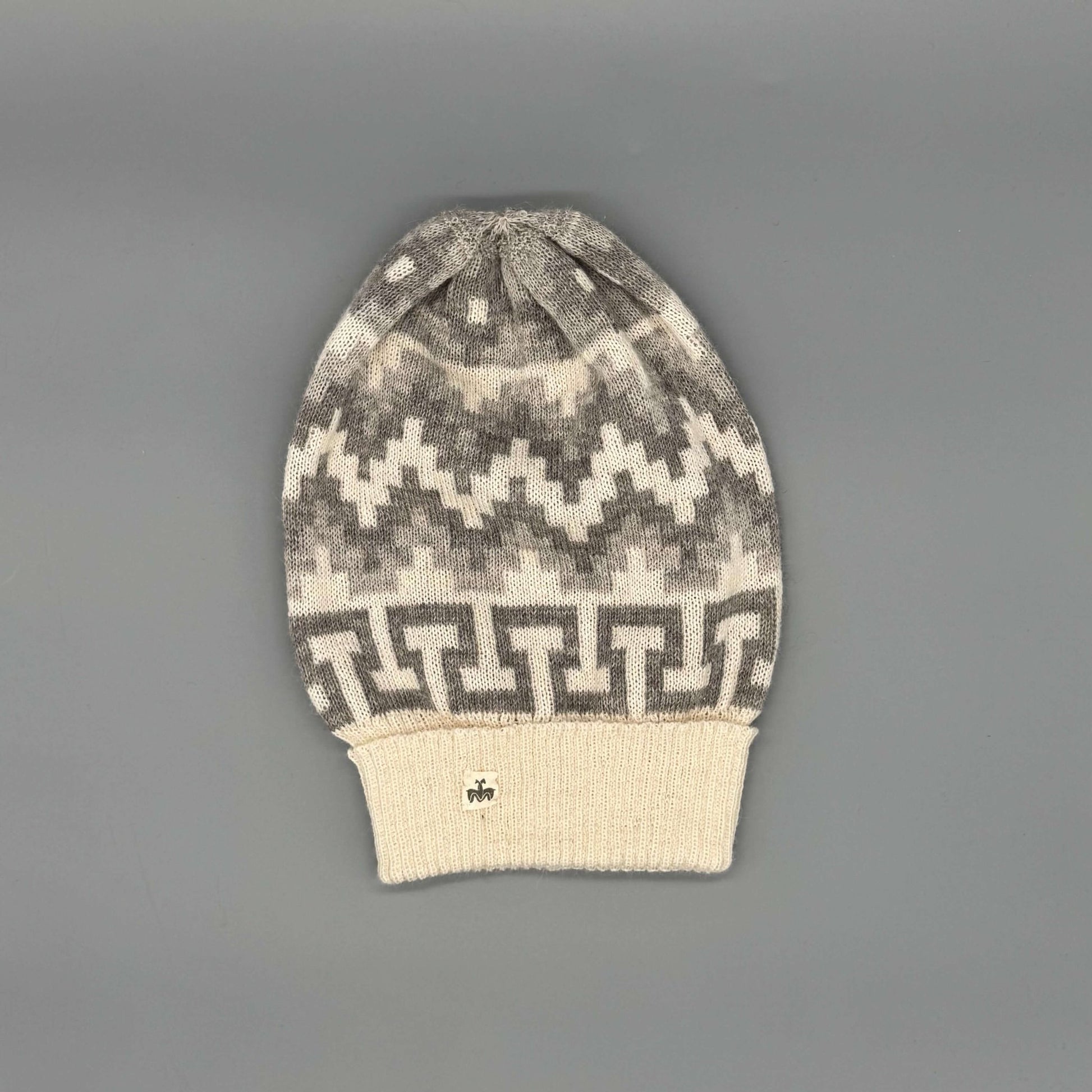 Alpakwolle Mütze für Damen und Herren in einem modernen Inka-Design