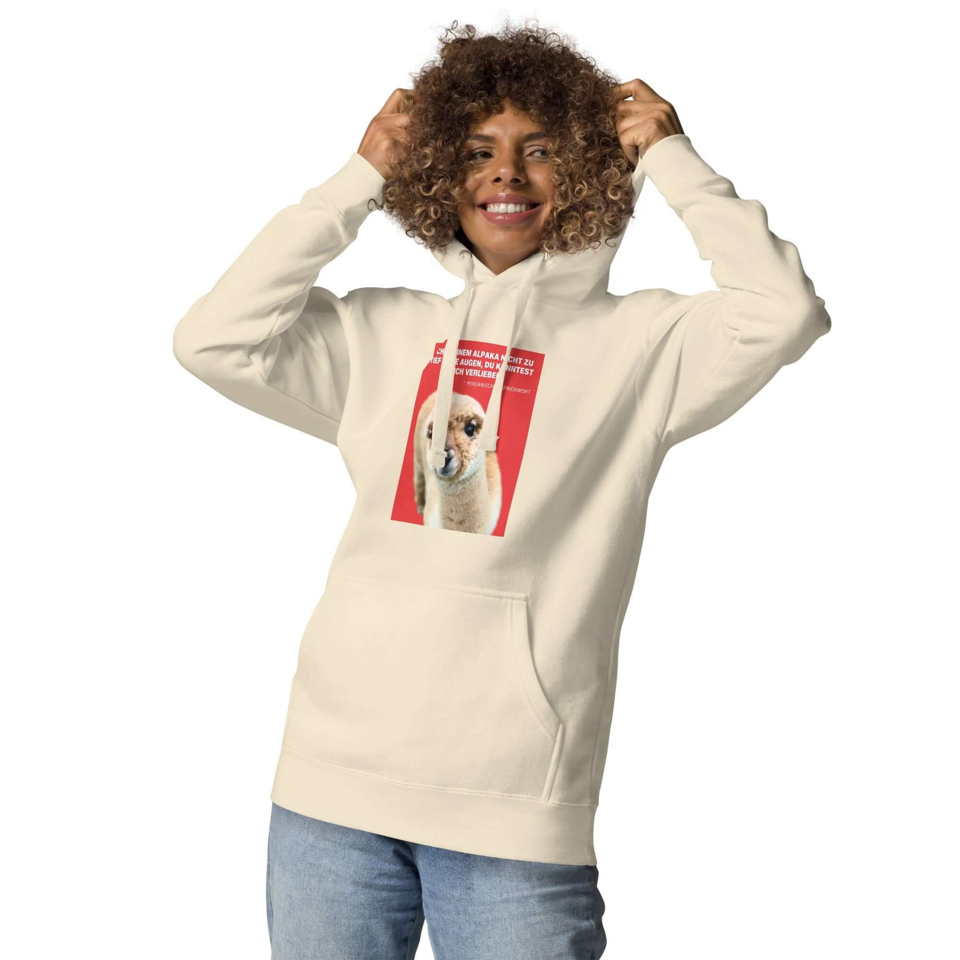 Hoodie mit Alpaka Motiv in beige mit Grafik eines entzückenden Alpakas und inspirierendem Spruch.