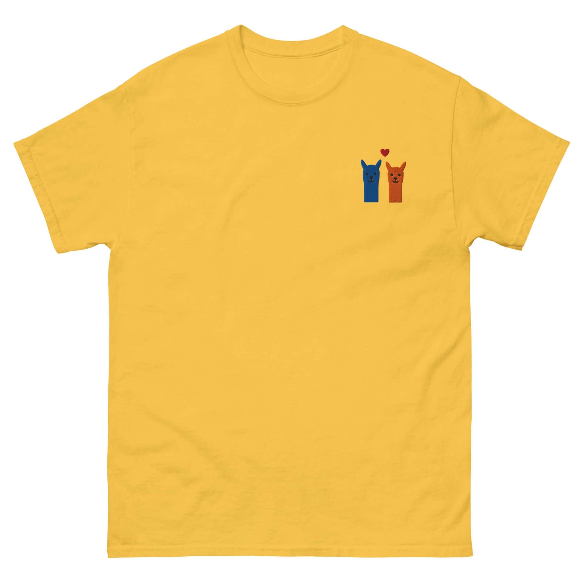 Alpaka T Shirt bestickt – gelbes T-Shirt mit süßen Alpakas und Herzmotiv auf der Brust.