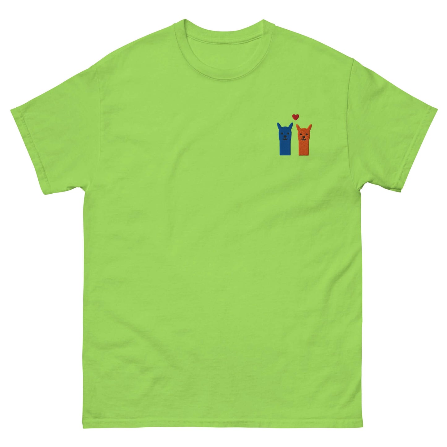 Alpaka T Shirt bestickt – fröhliches, grünes Shirt mit zwei süßen Alpakas und Herzmotiv.