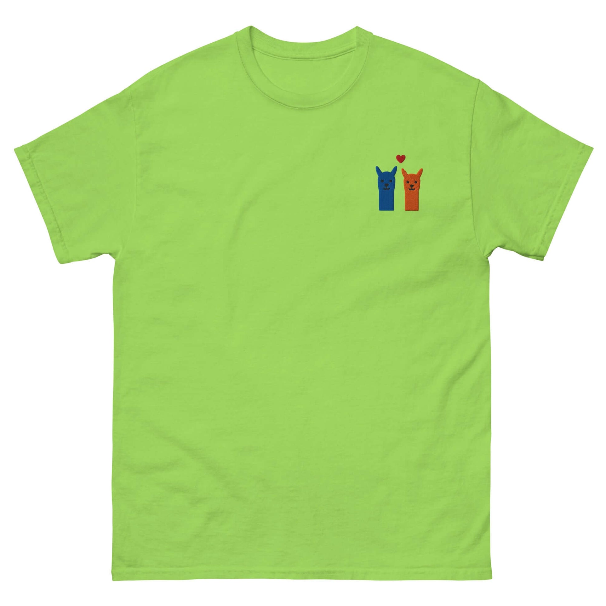 Alpaka T Shirt bestickt – fröhliches, grünes Shirt mit zwei süßen Alpakas und Herzmotiv.