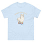 Lustiges Alpaka Cartoon T-Shirt "Komme was Wolle" auf himmelblauem Hintergrund.