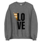 Alpaka Pullover LOVE mit Alpaka Franzl und großem „LOVE“ Print auf grauem Sweater.